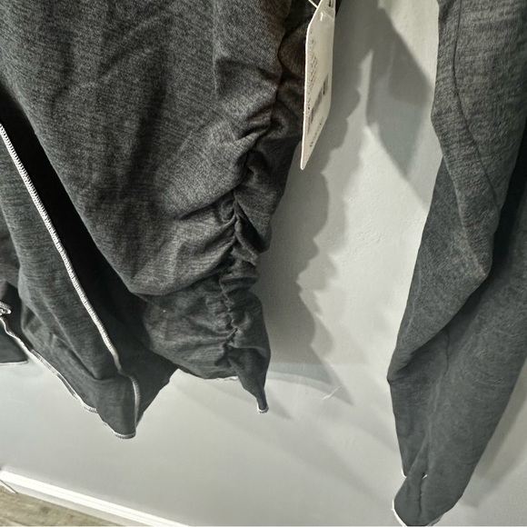 Hatch Gray Fitted Ruched Tee - Picture 5 of 5